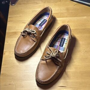 Sperry classic 2 eye boat shoes women’s 8W